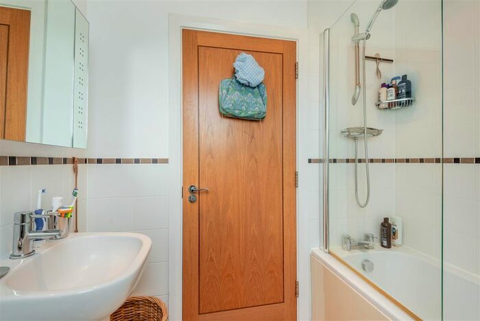 4 Bedroom Detached House For Sale In Pleasant Valley Lane, East Farleigh, Maidstone, ME15