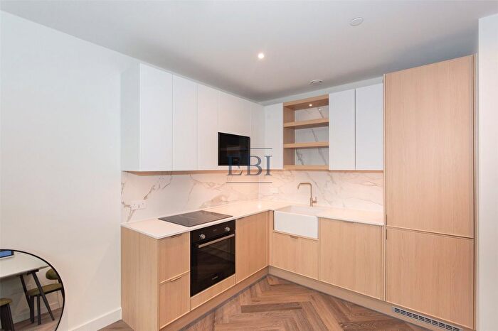 1 Bedroom Flat To Rent In Bower House, Henshaw Parade, The Hyde, NW9