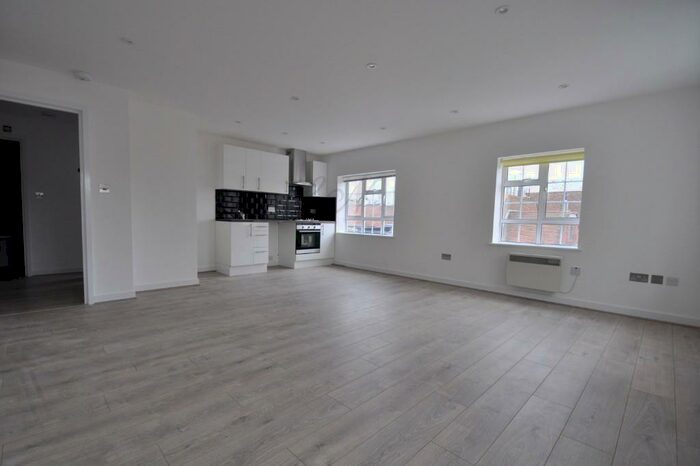 1 Bedroom Flat To Rent In Northbrook Street, Newbury, Berkshire, RG14