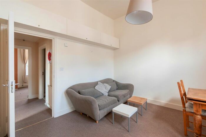 2 Bedroom Flat To Rent In Churchfield Road, London, W3