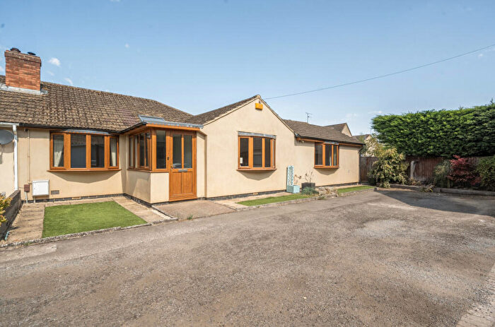 4 Bedroom Semi-Detached Bungalow For Sale In The Bungalows, Hyde Road, Swindon, SN2