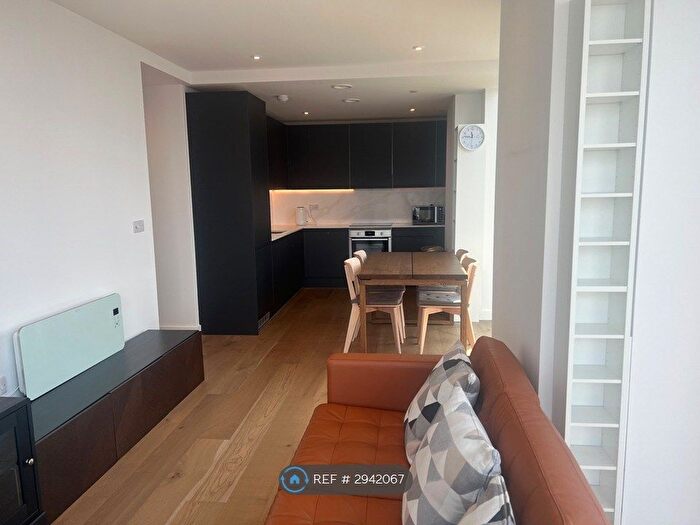 2 Bedroom Flat To Rent In Viadux, Manchester, M1