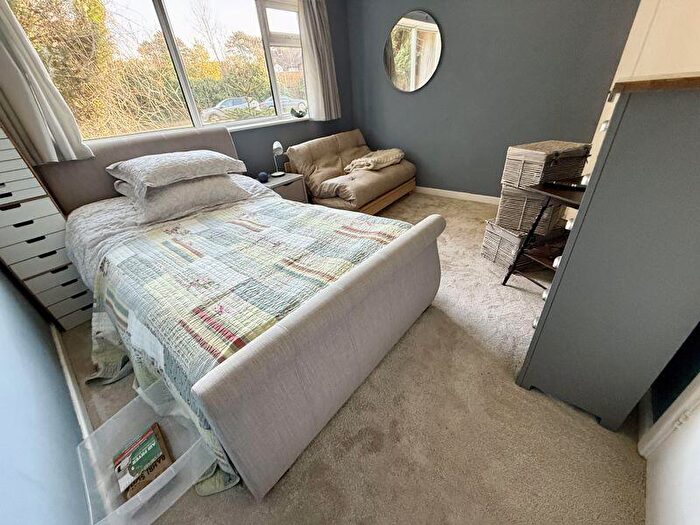 2 Bedroom Flat For Sale In Station Road, Sutton Coldfield, B73