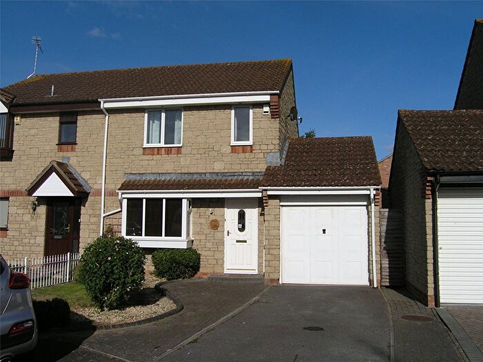 3 Bedroom Semi-Detached House To Rent In Shellthorn Grove, Bridgwater, Somerset, TA6