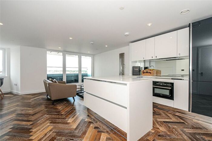 1 Bedroom Apartment To Rent In Eagle Point, City Road, Old Street, EC1V