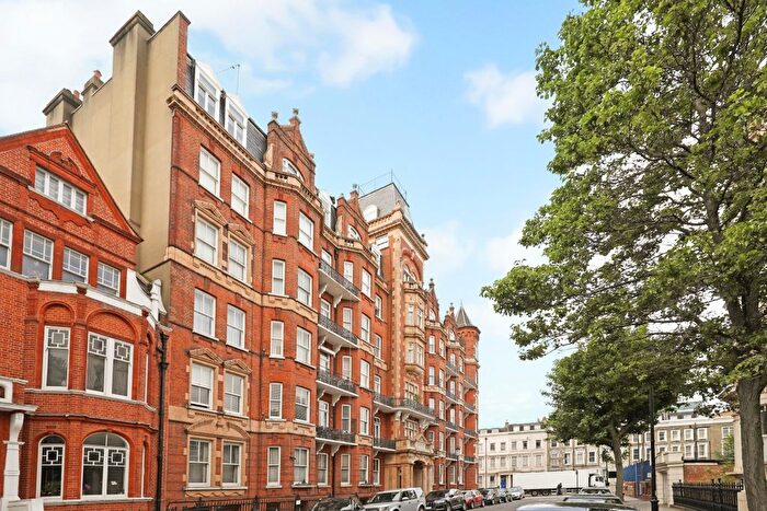 4 Bedroom Flat To Rent In Earl's Court Square, London, SW5