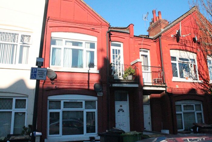 2 Bedroom Flat To Rent In London, N4