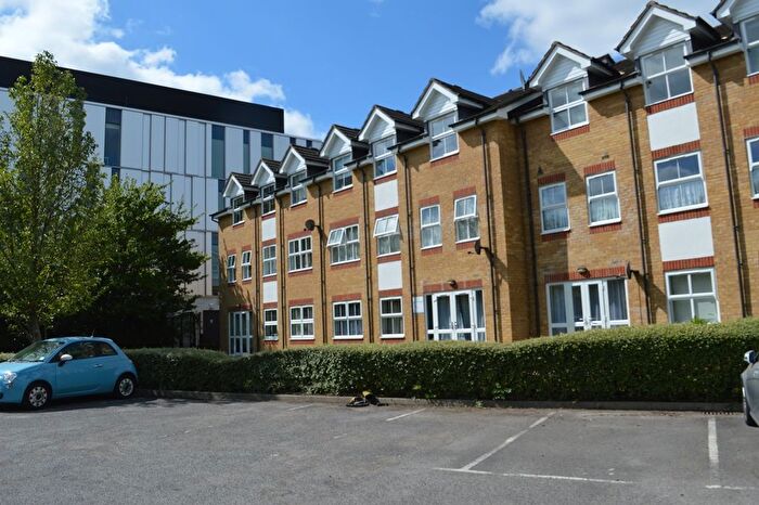 2 Bedroom Flat To Rent In Genotin Road, Enfield, EN1