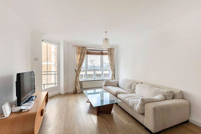 2 Bedroom Flat To Rent In Stewart Street, London, E14