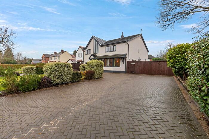 5 Bedroom Detached House For Sale In Kelsey Lane, Balsall Common, CV7