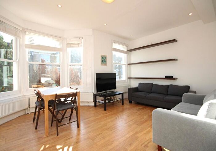 2 Bedroom Flat To Rent In Freegrove Road, Islington, N7