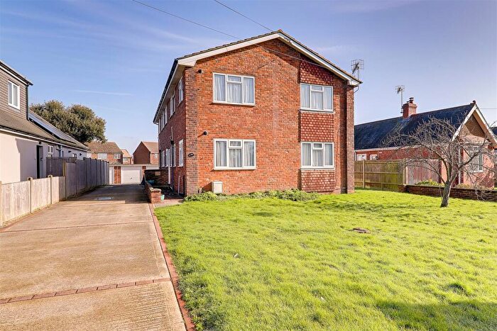 1 Bedroom Apartment For Sale In Dominion Road, Broadwater, Worthing, West Sussex, BN14