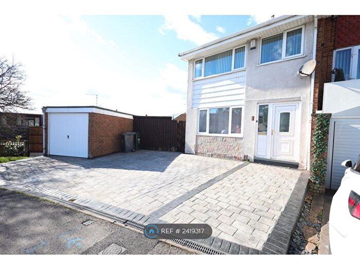 3 Bedroom End Of Terrace House To Rent In Honeywood Drive, Nottingham, NG3