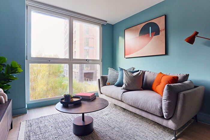 1 Bedroom Flat To Rent In Whitehall, Leeds, LS12