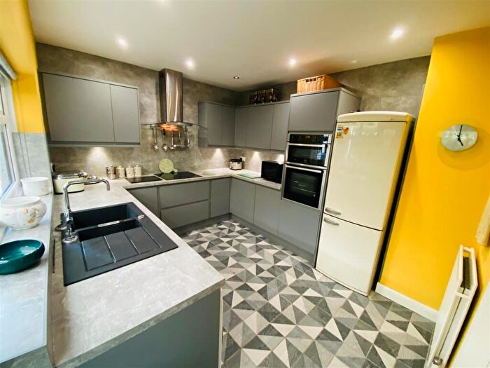 3 Bedroom Detached Bungalow For Sale In High Eggborough Lane, Eggborough, Goole, DN14