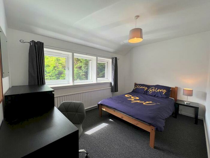 5 Bedroom Semi-Detached House To Rent In Crabtree Avenue, Brighton, BN1