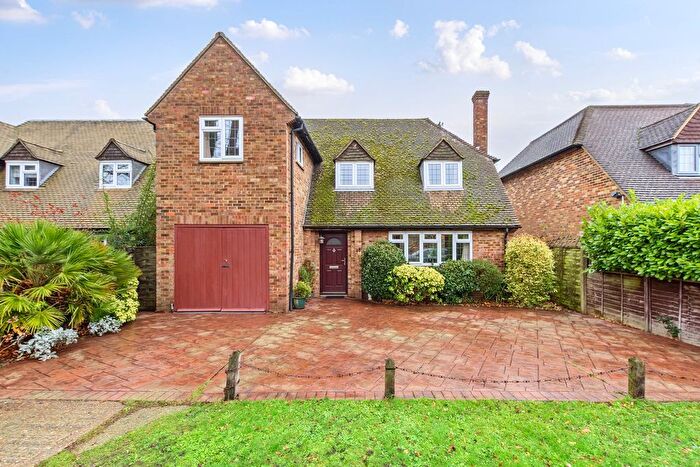 4 Bedroom Detached House For Sale In Crescent Road, Sidcup, DA15