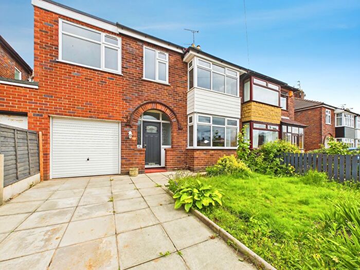 4 Bedroom Semi-Detached House For Sale In St Georges Avenue, Windle, St Helens, WA10