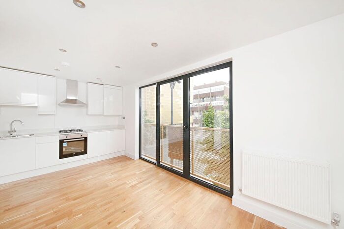 1 Bedroom Flat To Rent In Giffin Street, Market House, SE8
