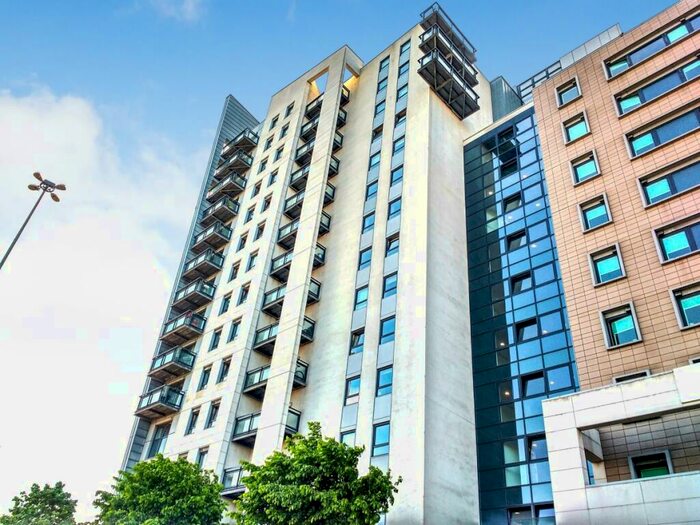 2 Bedroom Apartment To Rent In The Gateway North, LS9