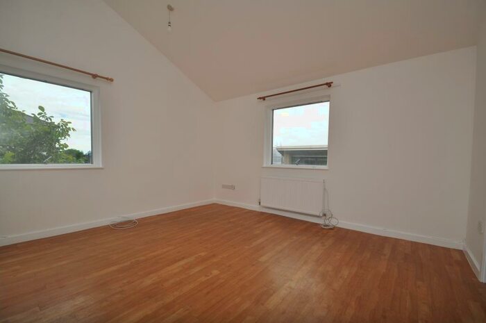 4 Bedroom Flat To Rent In Tollington Park, Finsbury Park, N4