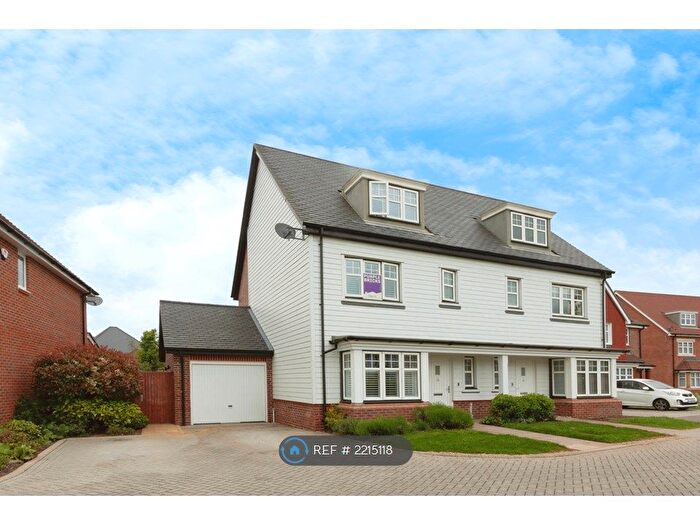 3 Bedroom Semi-Detached House To Rent In Kestrel Walk, Fleet, GU51