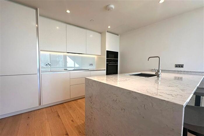 1 Bedroom Flat To Rent In Hampton Tower, Marsh Wall, Canary Wharf, London, E14