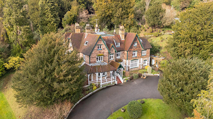 1 Bedroom Apartment For Sale In Boxhurst, Old Reigate Road, RH4