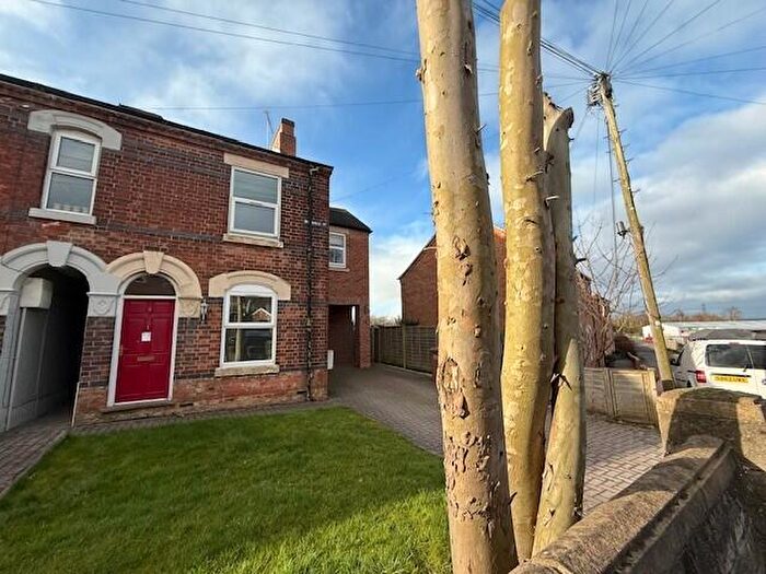 3 Bedroom Link Detached House To Rent In Woodview Road, Newhall, DE11