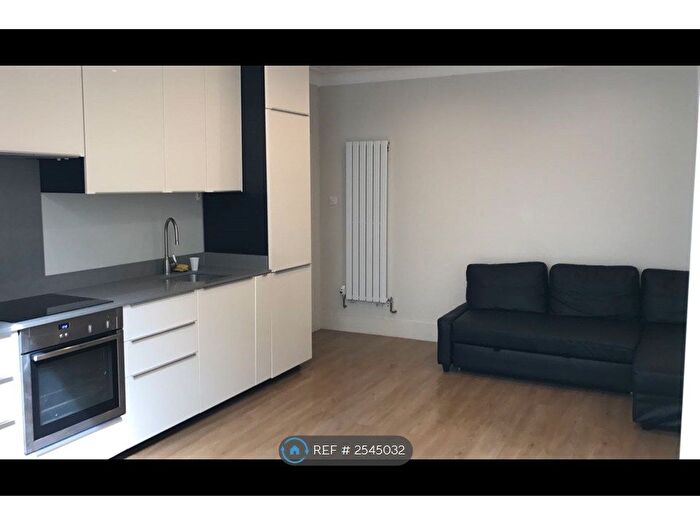 1 Bedroom Flat To Rent In Station Road, London, NW4