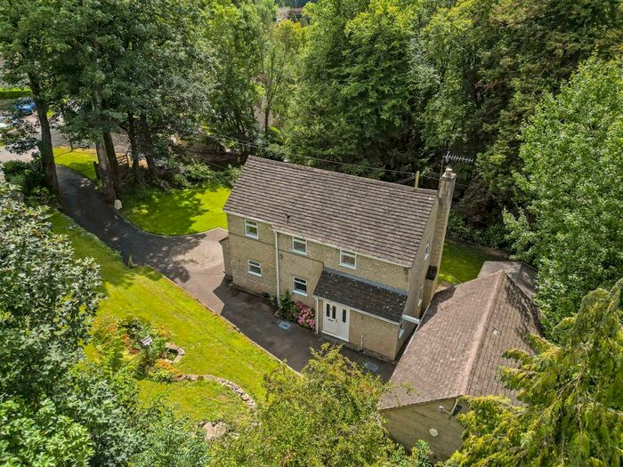 3 Bedroom Detached House For Sale In The RIdge, Bussage, Stroud, GL6