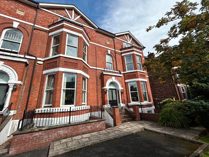 2 Bedroom Flat For Sale In Fog Lane, Didsbury, M20