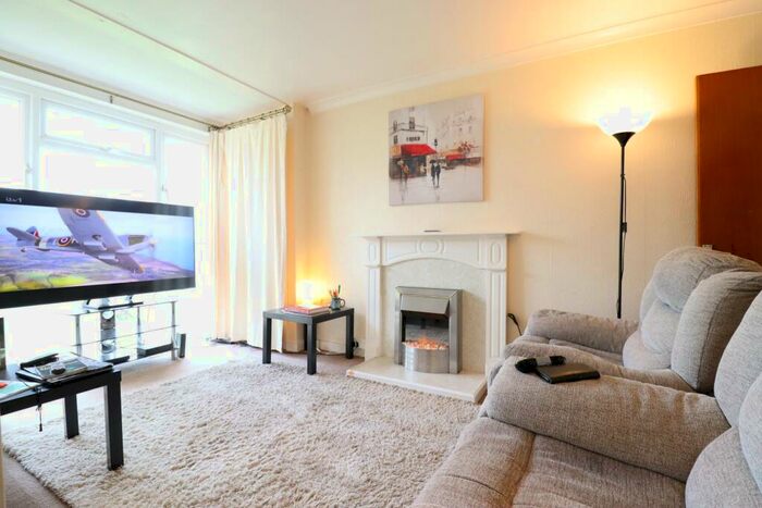 1 Bedroom Flat To Rent In Courtlands, Park Road, Barry, CF62