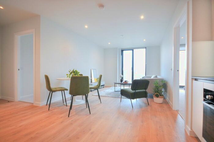 2 Bedroom Flat To Rent In Aspin Lane, Manchester, M4