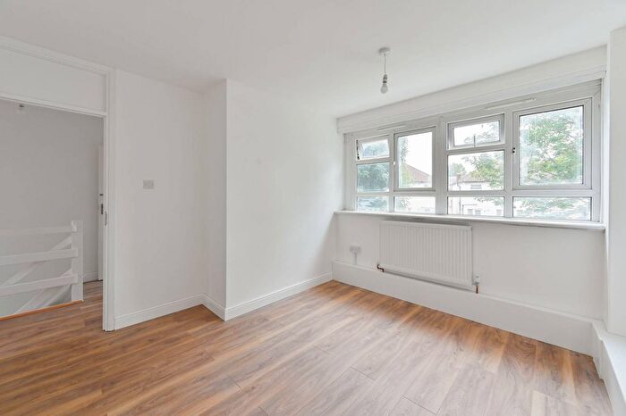 3 Bedroom Maisonette To Rent In The Beeches, London Road, Mitcham, CR4
