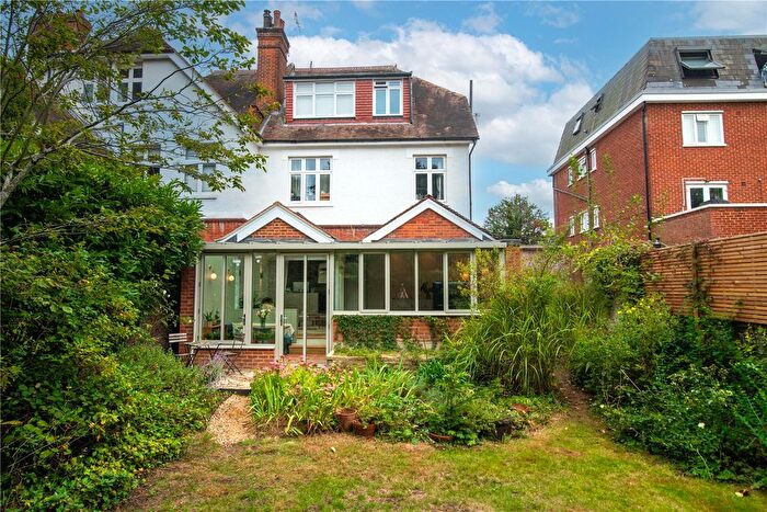 2 Bedroom Flat For Sale In Richmond Road, Kingston Upon Thames, KT2