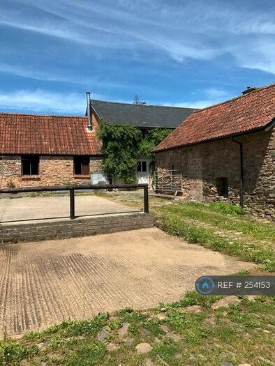 3 Bedroom Semi-Detached House To Rent In Shillingford, Tiverton, EX16