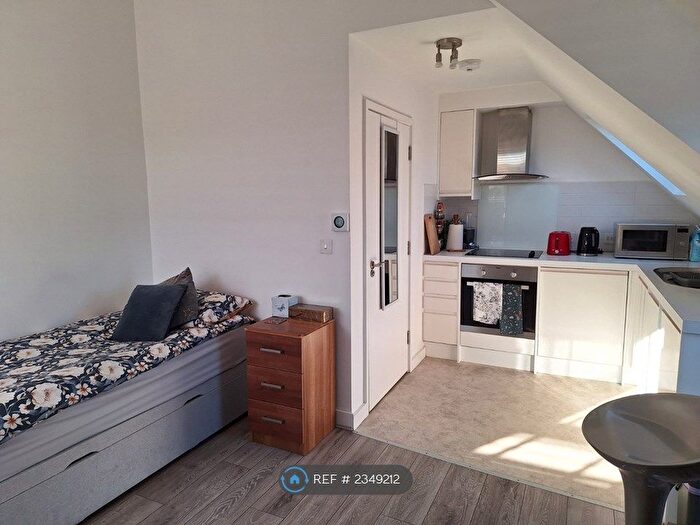 Studio To Rent In Dyke Road, Brighton, BN1