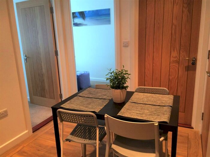 2 Bedroom Apartment To Rent In Isambard Brunel Road, Portsmouth, PO1