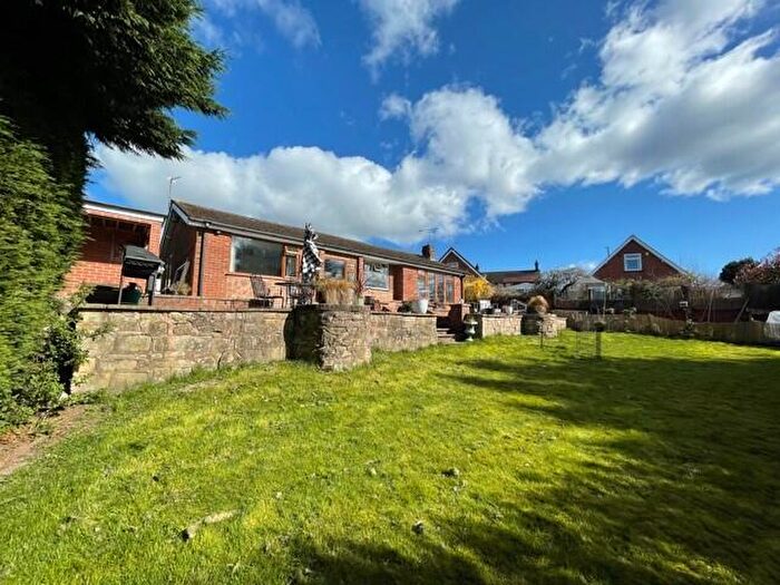 4 Bedroom Bungalow To Rent In Pathway, Codnor, Ripley, DE5