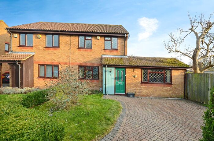 3 Bedroom Semi-Detached House For Sale In Ladywalk, Maple Cross, Rickmansworth, WD3