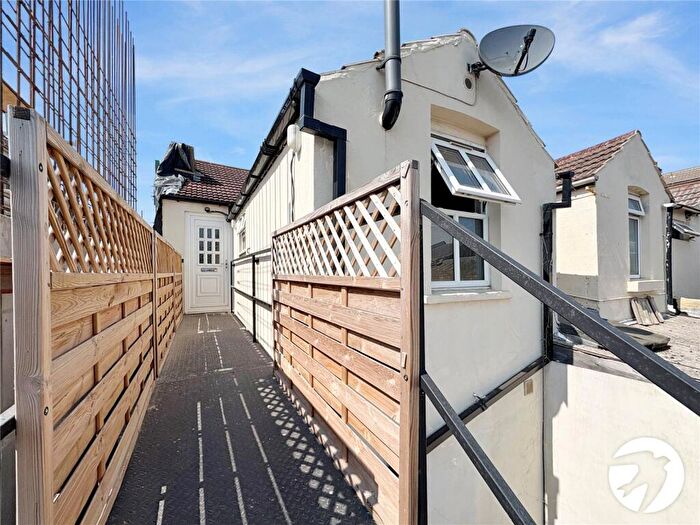 1 Bedroom Flat To Rent In Canterbury Street, Gillingham, Kent, ME7