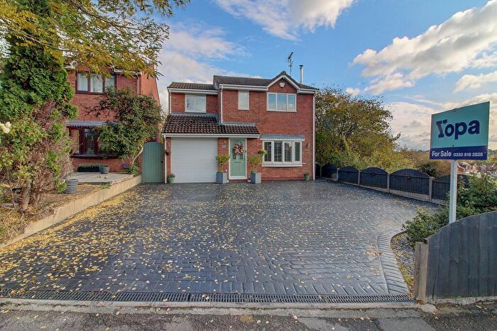 4 Bedroom Detached House For Sale In Chesterton Drive, Nuneaton, CV10