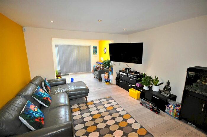 4 Bedroom Terraced House To Rent In Broad Road, Watford, WD24