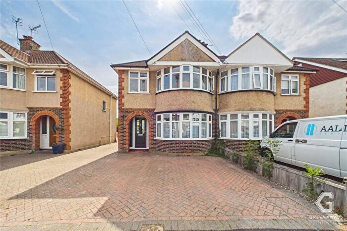 3 Bedroom Semi-Detached House For Sale In Hevers Avenue, Horley, Surrey, RH6