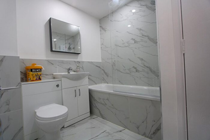 2 Bedroom Flat To Rent In St. Christophers Gardens, Thornton Heath, CR7