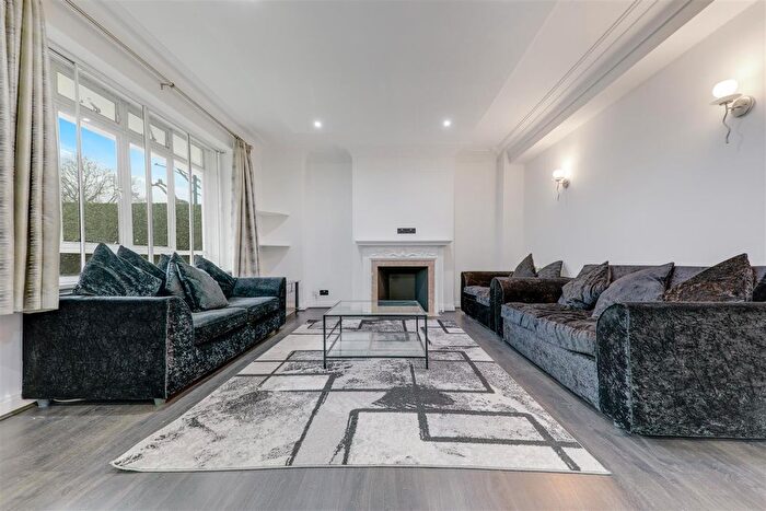 2 Bedroom Flat To Rent In Prince Albert Road, London, NW8