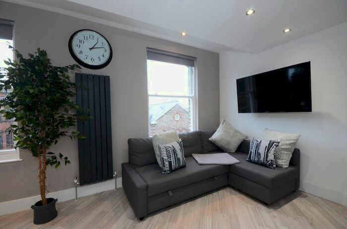 2 Bedroom Flat To Rent In Priory Street, York YO1