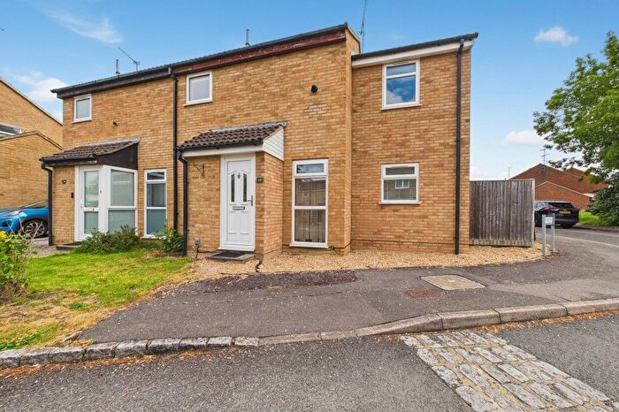 2 Bedroom Semi-Detached House For Sale In Mars Close, Wokingham, Berkshire, RG41