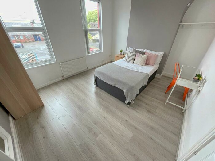 3 Bedroom Terraced House To Rent In Molyneux Road, L6